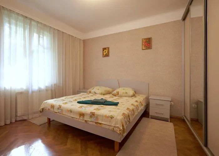 Апартаменты With Courtyard